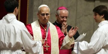 Папа Лев XIV назвав військовий курс Трампа «воістину неприйнятним»