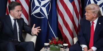 США вимагають, щоб Європа направила до Ормузької протоки військові кораблі