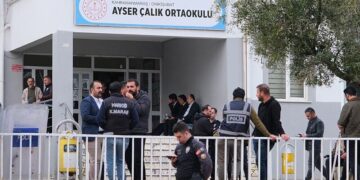 Масові затримання: у Туреччині арештували 162 людей через стрілянини в школах