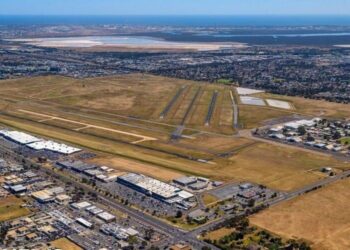 Дві людини загинули внаслідок падіння літака в ангар аеропорту в Австралії