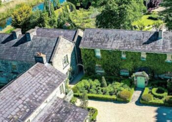 В Ірландії за 20 млн євро виставили на продаж ціле село