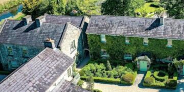 В Ірландії за 20 млн євро виставили на продаж ціле село