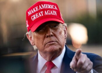 Война в Иране уничтожает рейтинг Трампа: Романенко оценил настроения электората