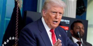 Белый дом просто забыл: Трамп случайно заблокировал нефть Путина