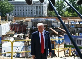 Трамп заявив, що будує біля Білого дому гігантський підземний комплекс із захистом від дронів і госпіталем