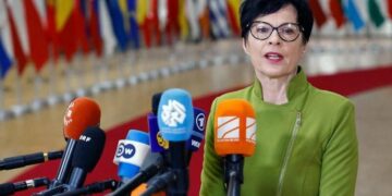Європейський Союз призупинив фінансування Сербії