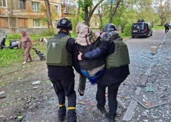 Обстріли Марганця та Нікополя на Дніпропетровщині: четверо поранених та руйнування
