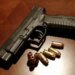 У Києві на патрулюванні поліції і ТЦК сталася сутичка з натовпом, поліцейські приводили зброю у готовність