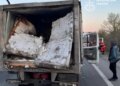 Російський дрон атакував хлібний фургон на трасі на Харківщині, є поранені