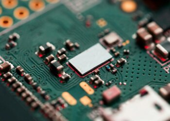 Apple та Intel досягли попередньої угоди про виробництво чіпів – WSJ