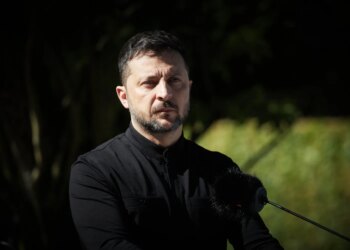 Зеленський: росіяни практично знесли цілий під’їзд ракетою, таку росію не можна нормалізувати, треба тиснути