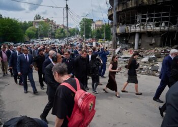 Понад 70 дипломатам показали місце російського удару на Лук'янівці у Києві