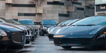 Податок на розкіш: за які авто українцям доведеться платити у 2026 році