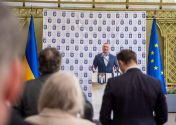 Кличко та посли низки країни відкрили в Києві виставку “Україна-Європа” та обговорили допомогу місту