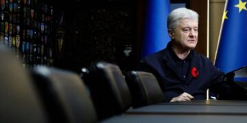 Порошенко про вихід РФ з переговорів: Путін ніколи не хотів миру, його треба змусити до цього силою