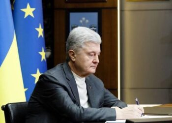 Порошенко після першої зустрічі з Зеленським віч-на-віч: домовились, що діалог стане постійним