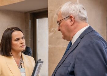 Сибіга обговорив із Тихановською безпекову ситуацію в Білорусі