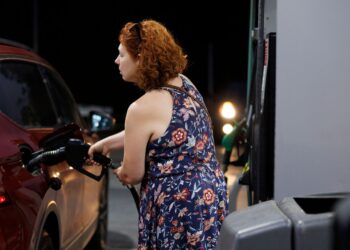 НБУ пояснив, чому ціни на АЗС не впали попри здешевлення нафти