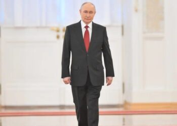 Популярність Путіна серед росіян падає
