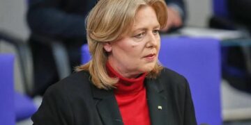 Політики в Німеччині звинуватили голову Бундестагу у брехні через слова про міграцію