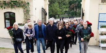Порошенко з фракцією “Європейської солідарності” приїхав на прощання зі Степаном Кубівим