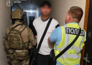 У Києві знайдений за оголошенням ремонтник з гранатою та ножем пограбував пенсіонерку
