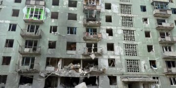 рф скинула три авіабомби на багатоповерхівки у Дружківці, п'ятеро поранених