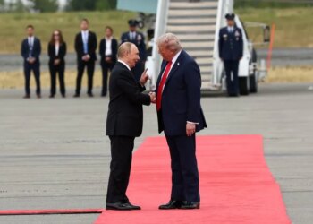 путін і Трамп не обговорювали можливу зустріч із Зеленським у США – ушаков