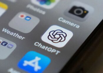Частка ChatGPT на ринку ШІ-асистентів вперше впала нижче 50 відсотків