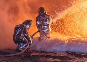 У Кропивницькому через атаку дронів пошкоджено житловий будинок, виникла пожежа