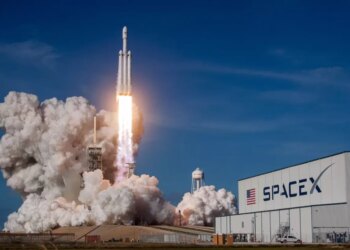 Інвестор SpaceX заявив про неминучу появу центрів обробки даних для ШІ на орбіті