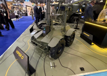 Везет 350 кг или становится боевым модулем: украинский робот Viper показали в Париже