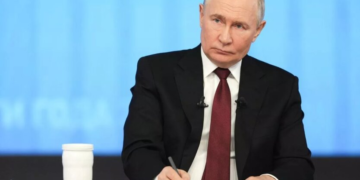 Дыра в 7 триллионов и крах целых отраслей: Липсиц описал тупик экономики РФ
