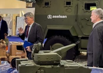 Порошенко повідомив про інвестиції у спільне з США і країнами Балтії виробництво ракет проти дронів