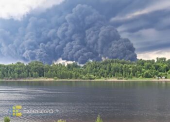 Дроны атаковали склады Росрезерва: в РФ горят объекты сразу в трех областях