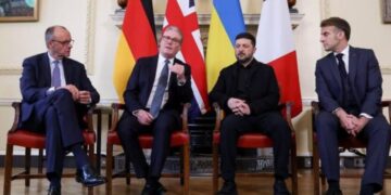 Bloomberg: Германия, Франция и Британия готовят план переговоров с Путиным