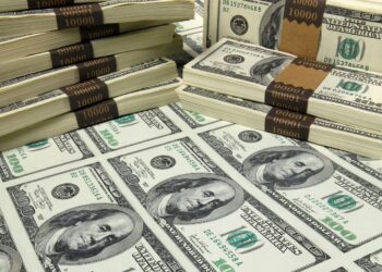 Долар по 51,5 гривні? Чи варто українцям хвилюватися через новий прогноз уряду