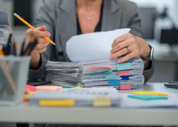 Менше перевірок і зайвих функцій: уряд розпочав реформу Держпраці