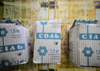 Імпорт солі в Україну впав на чверть. Чому ціни все одно не знижаються