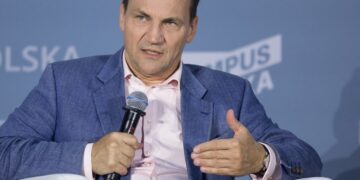 Сікорський пропонує позбавити ордена Білого Орла царицю Єкатерину, Муссоліні та Мацеревича