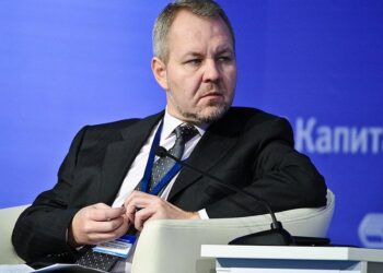 Иноземцев объяснил, почему удары по НПЗ для Путина опаснее, чем кажется