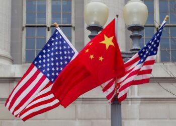 FT: США теряют роль мирового гегемона – как Британия столетия назад