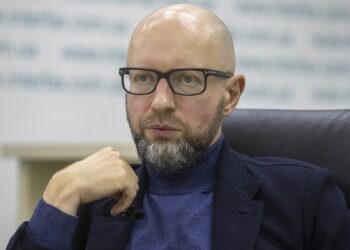 Економічний форум в РФ не мав би значення, якби не українські дрони над Петербургом і не лист Зеленського – Яценюк