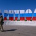 рф перекидає війська через Маріуполь малими групами під прикриттям цивільних авто