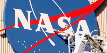 NASA виділило понад $590 млн трьом компаніям на місячні посадкові модулі