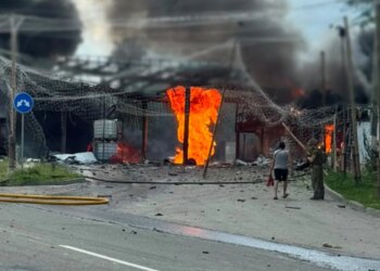 Кількість постраждалих в Ізюмі зросла до чотирьох після ракетного удару рф по АЗС