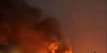 росія атакує Київ балістикою, у столиці спалахнула сильна пожежа