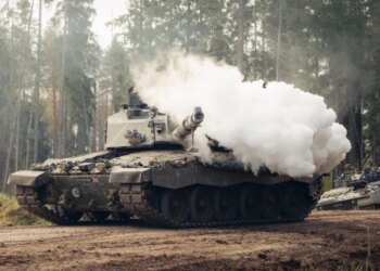 Велика Британія замінить танки Challenger 2 в Естонії мобільними силами з дронами, врахувавши досвід ЗСУ