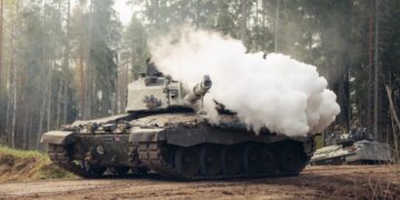 Велика Британія замінить танки Challenger 2 в Естонії мобільними силами з дронами, врахувавши досвід ЗСУ