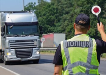 У Києві запровадили обмеження руху вантажівок через спеку